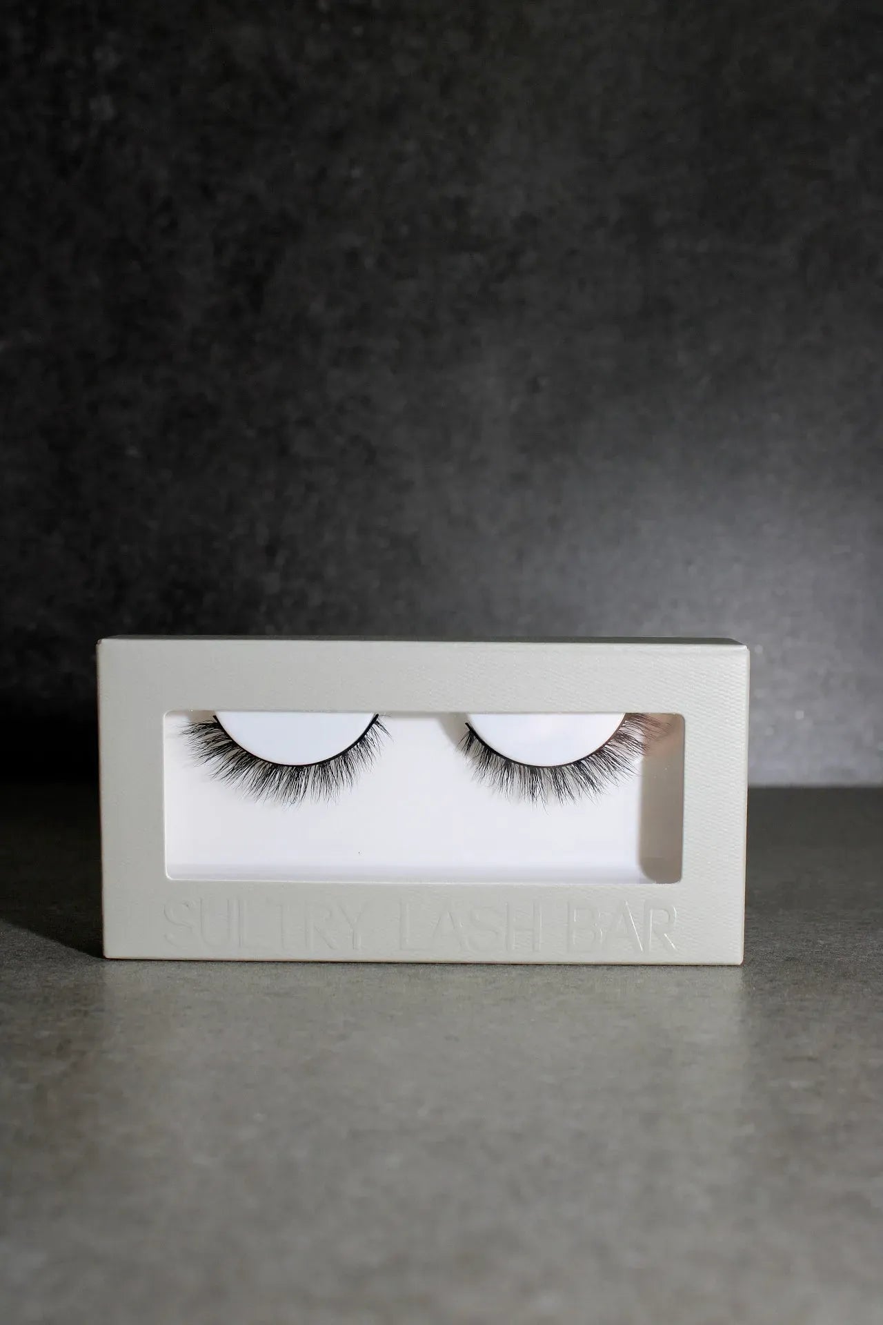 Calm Hooded Eye Short Winged strip eyelash