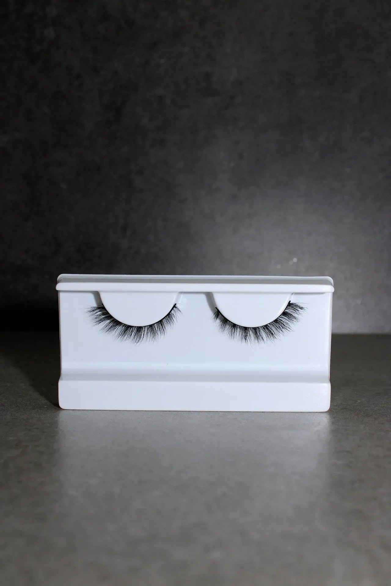Calm Hooded Eye Short Winged strip eyelash