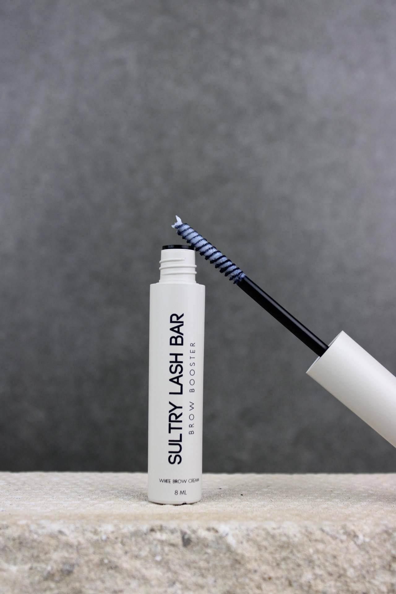 Brow lamination Gels Clear.