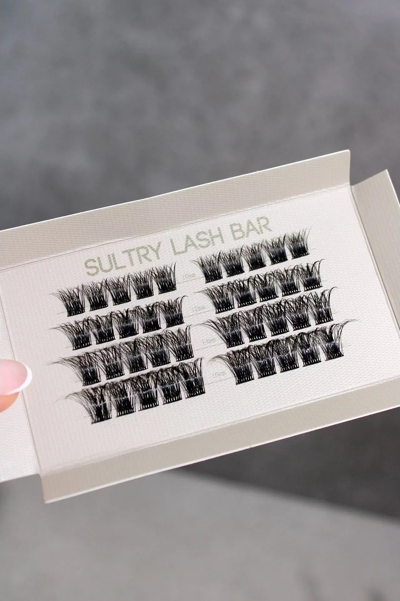 Defect (Misshaped) SL02 at Home DIY Lash Extensions.