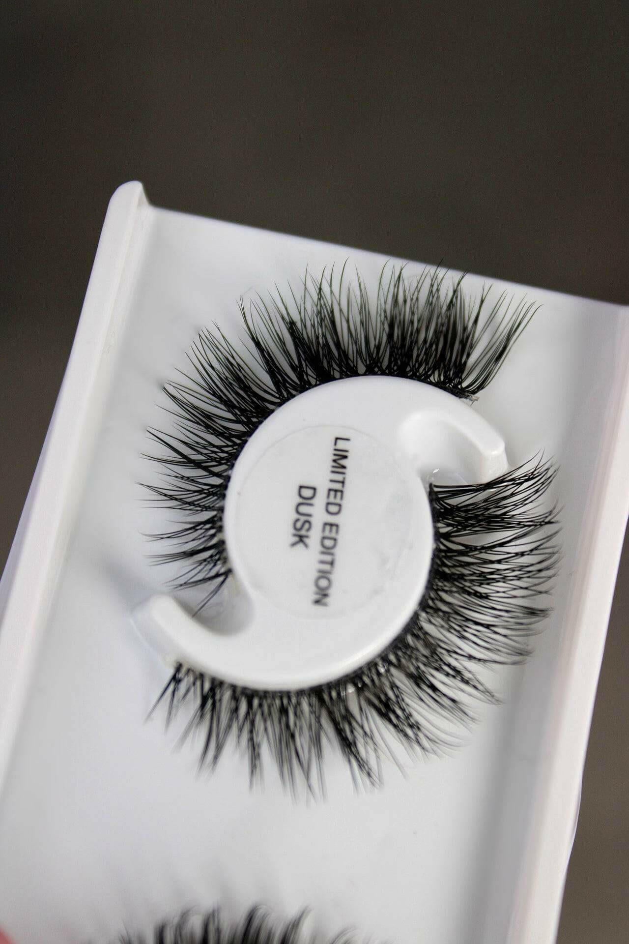Dusk / Dawn 2 eyelashes in 1 Winged Lash Extension Strip (Limited edition).