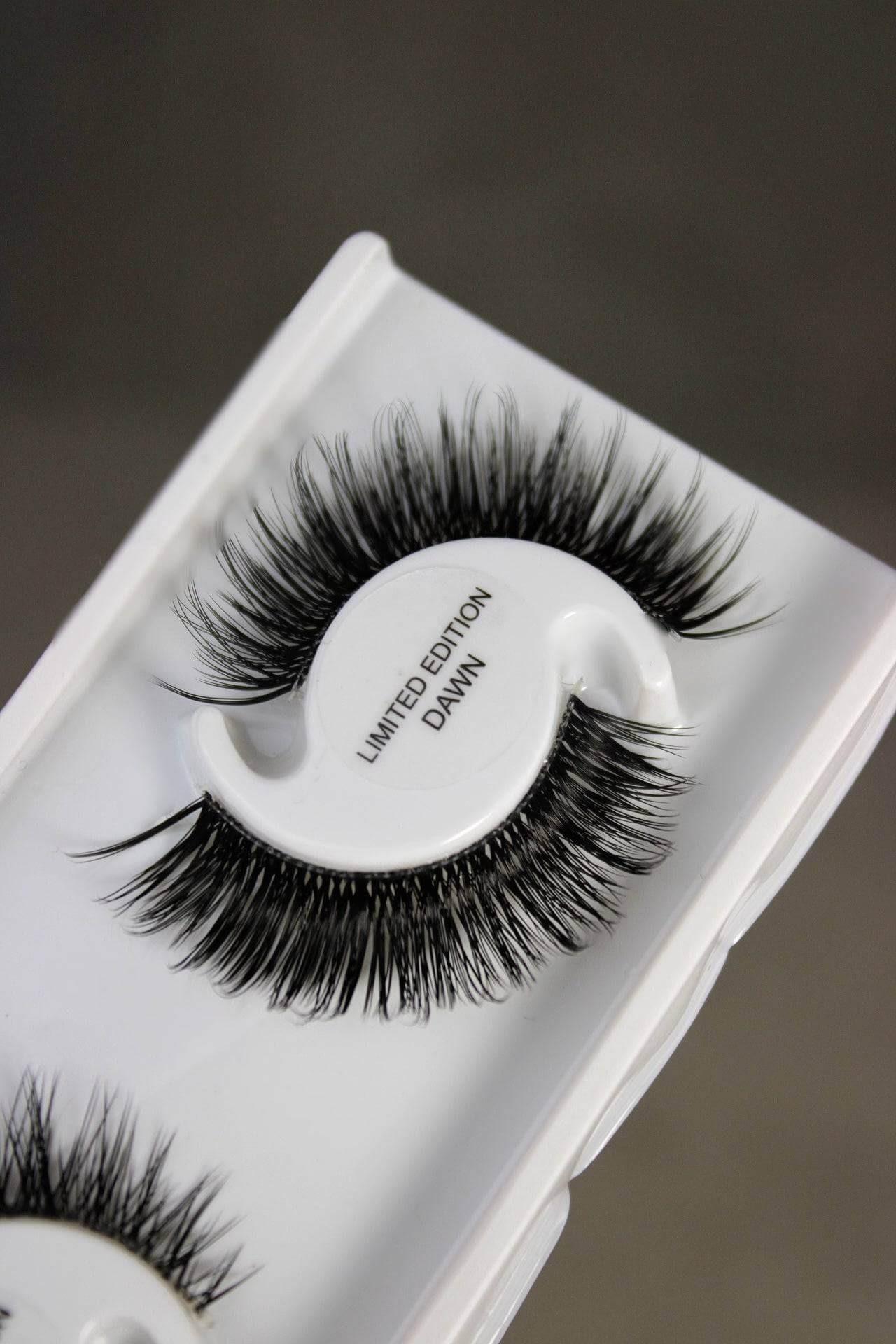 Dusk / Dawn 2 eyelashes in 1 Winged Lash Extension Strip (Limited edition).