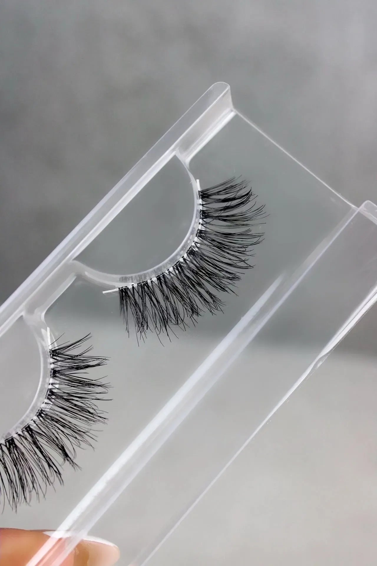 Embrace Invisible Band Natural Strip Eyelash.