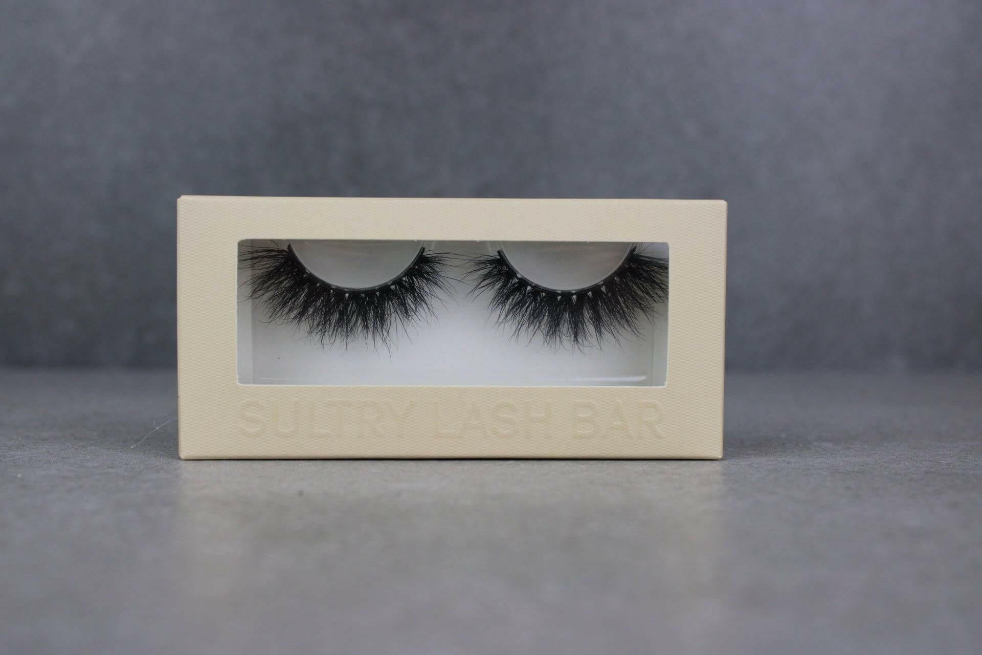 Empowering Russian Volume Fluttery Lash Strip.