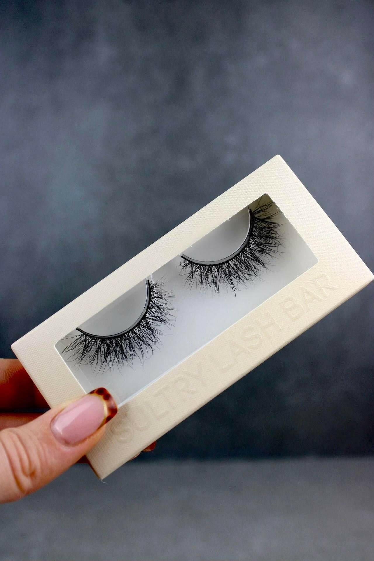 Inspire Wispy Natural Strip Eyelashes.