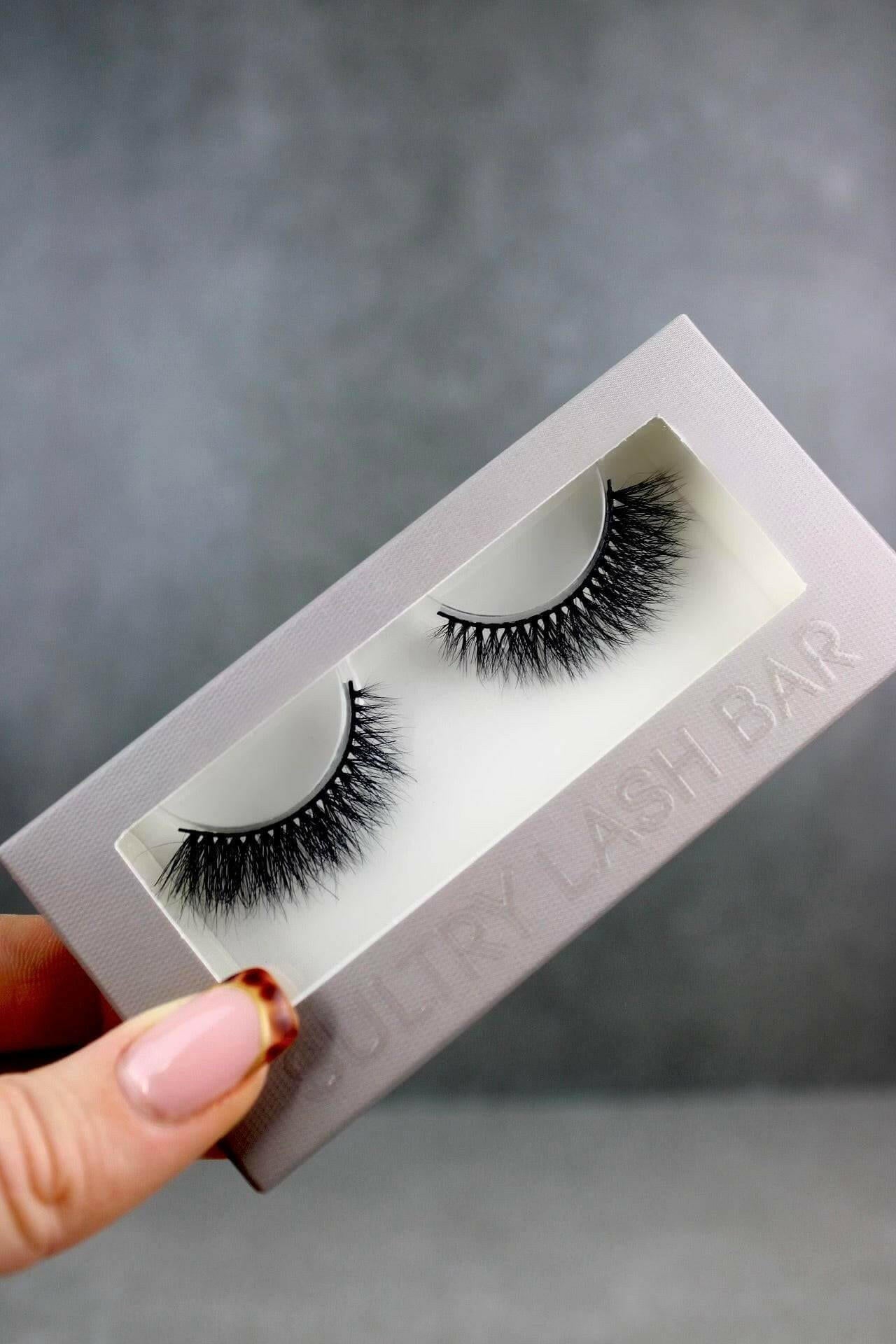 Intuitive Wispy Strip Eyelashes.