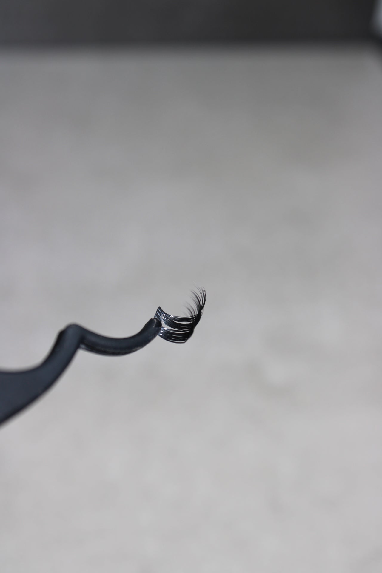 Tweezers For At home DIY Cluster Lash Extensions.