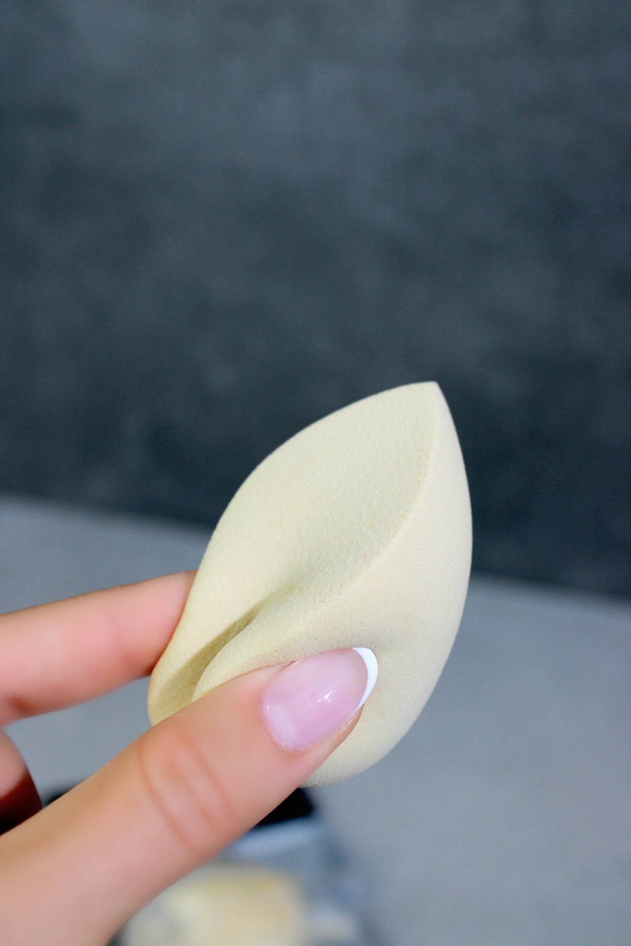 Soft Half Beauty Blender Sponge (under-eye blender)