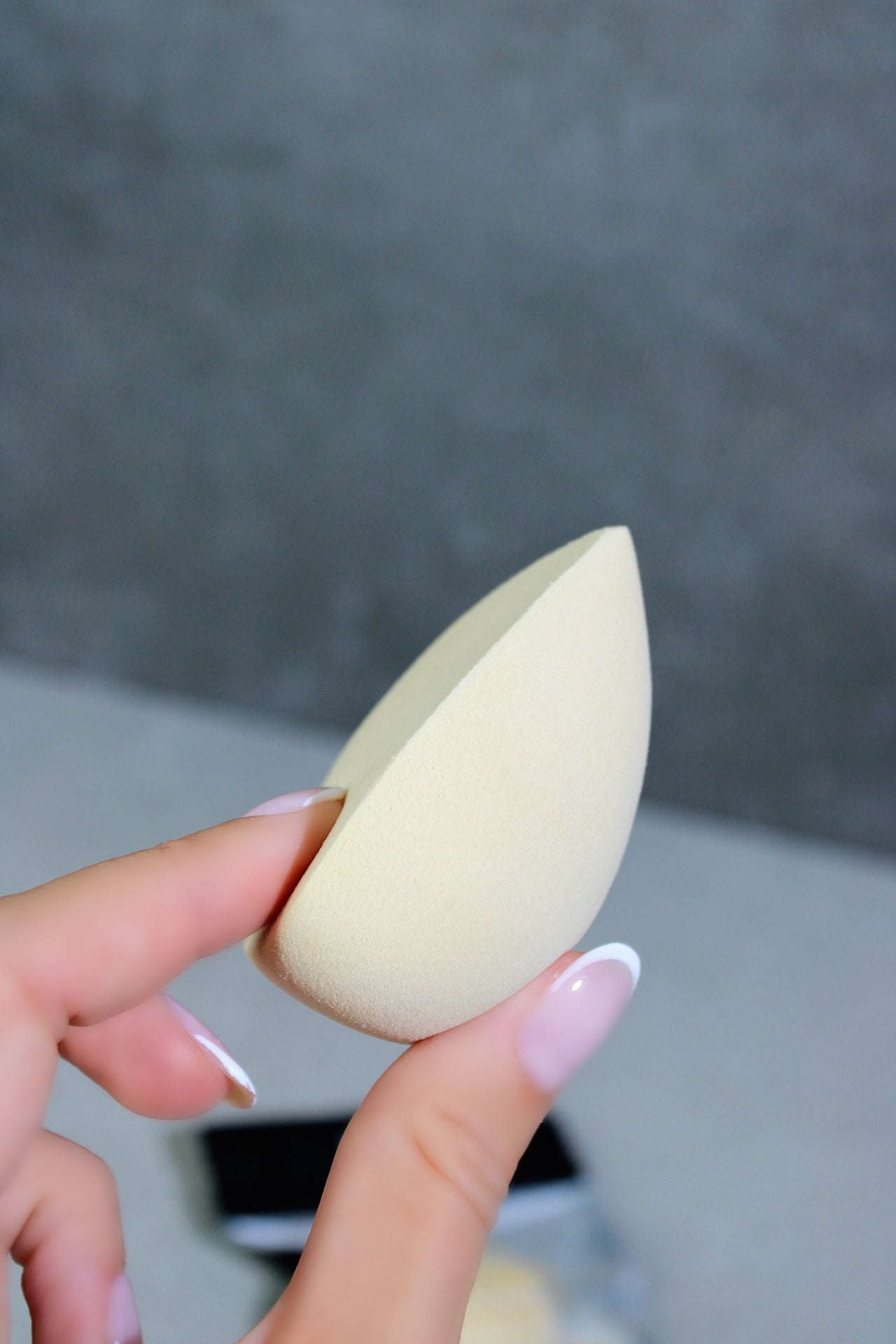 Soft Half Beauty Blender Sponge (under-eye blender)