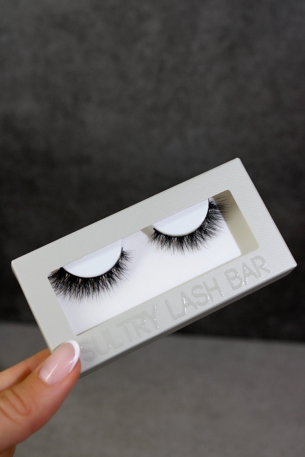 Joy Short Winged Strip lashes For Hooded eyes