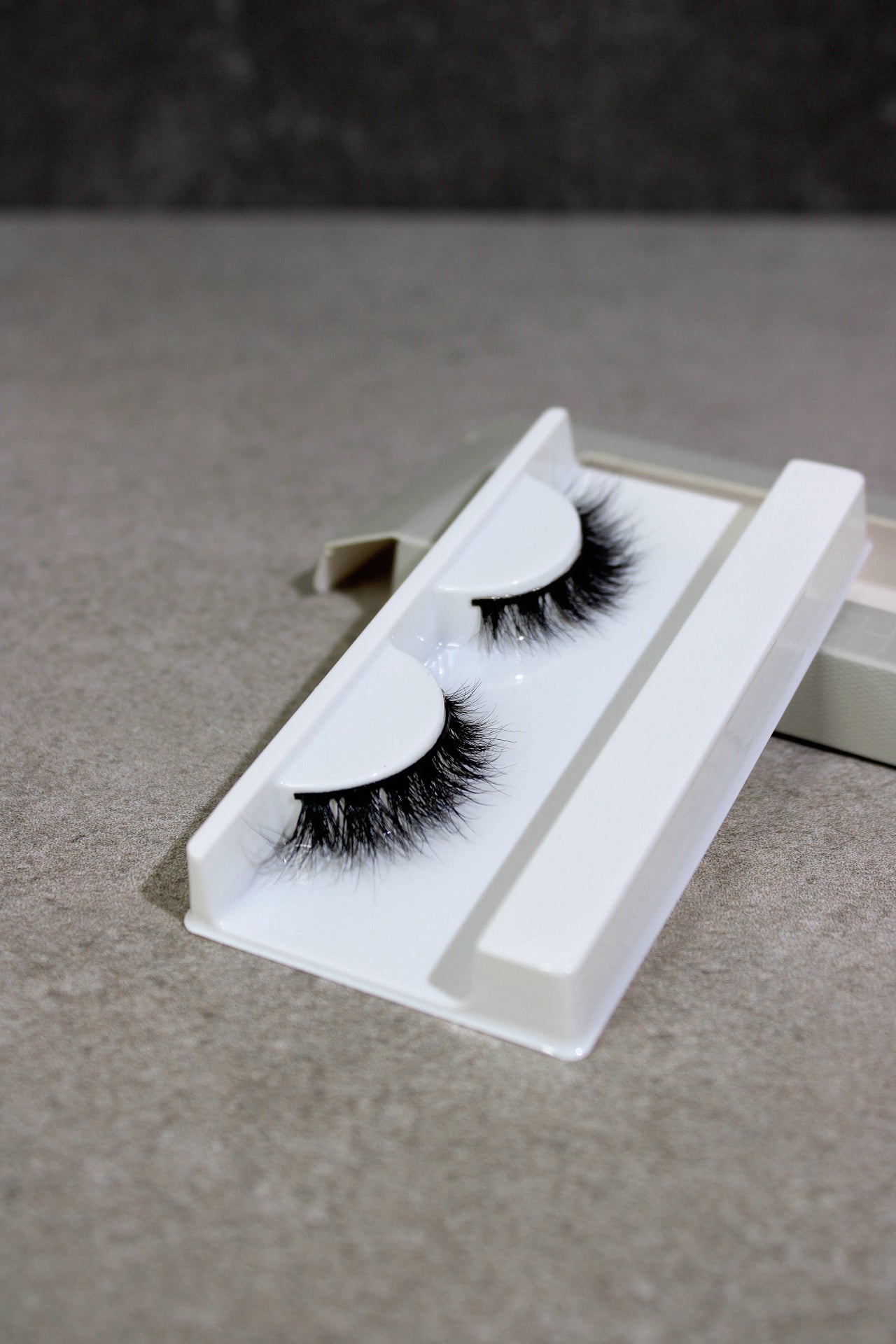 Joy Short Winged Strip lashes For Hooded eyes