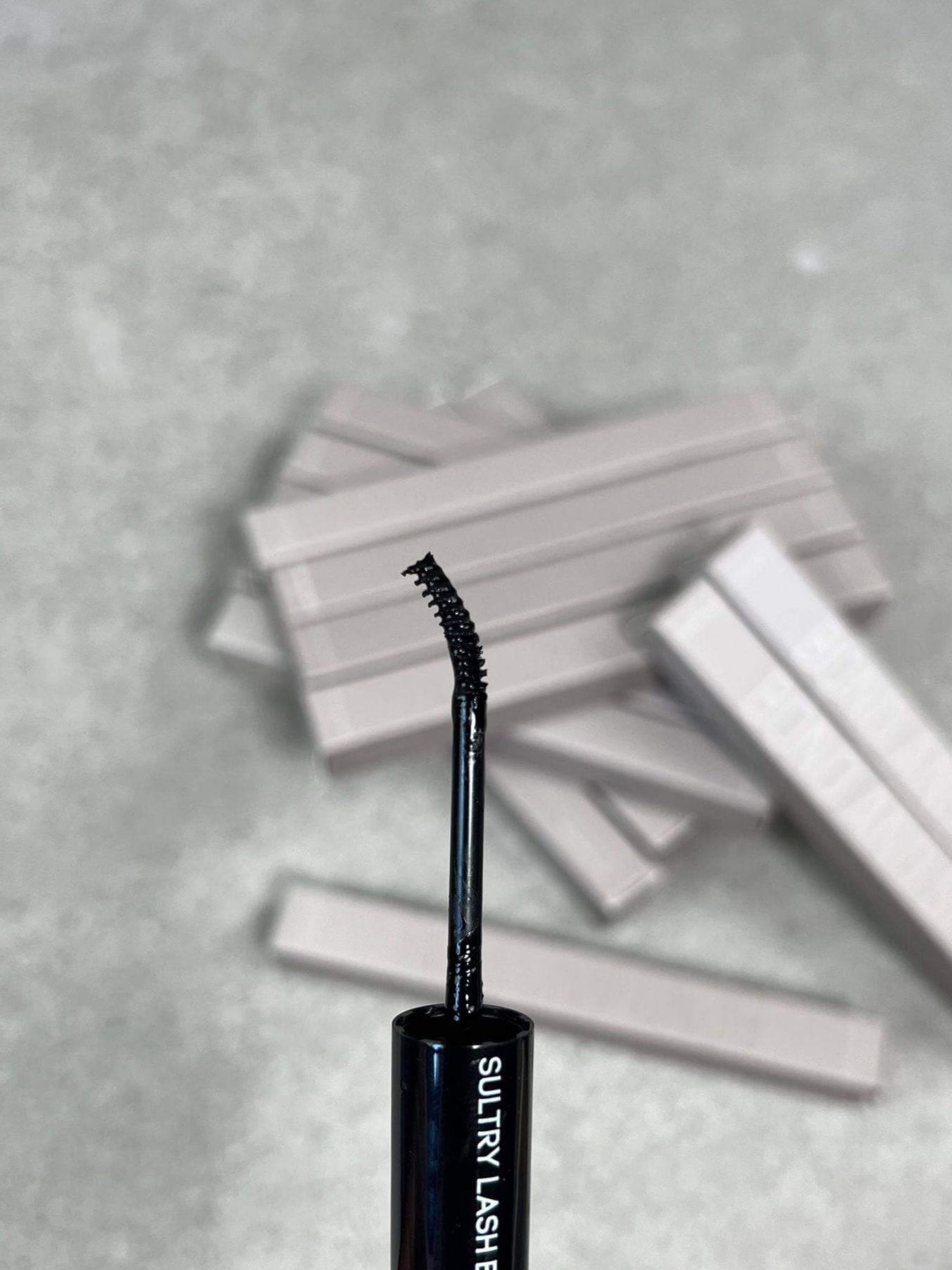 Bond and Seal DIY lash Glue Lasting 7 days.
