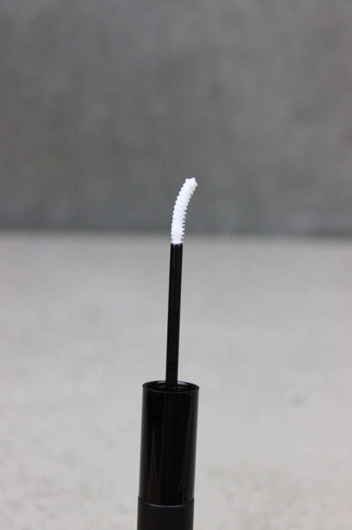 Bond and Seal DIY lash Glue Lasting 7 days.