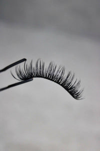 Dusk / Dawn 2 eyelashes in 1 Winged Lash Extension Strip (Limited edition).