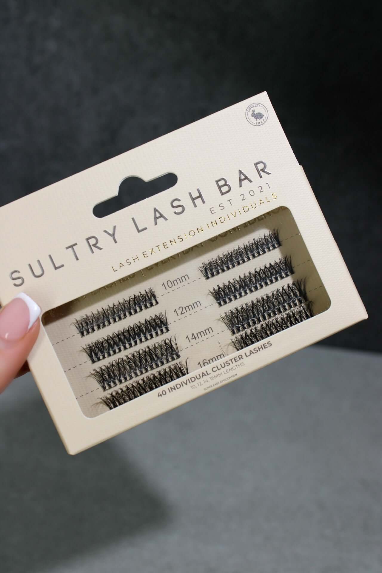SL22 Cluster Lashes packaging featuring individual cluster eyelashes for natural look eyelash extensions.